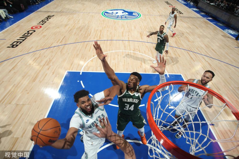 国足在面对 国足在面对