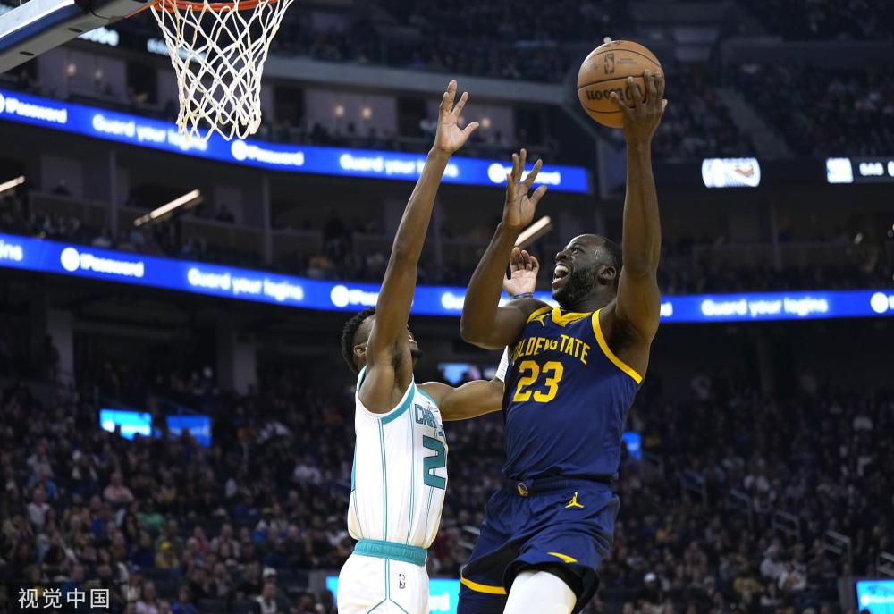 与整个球队 与整个球队